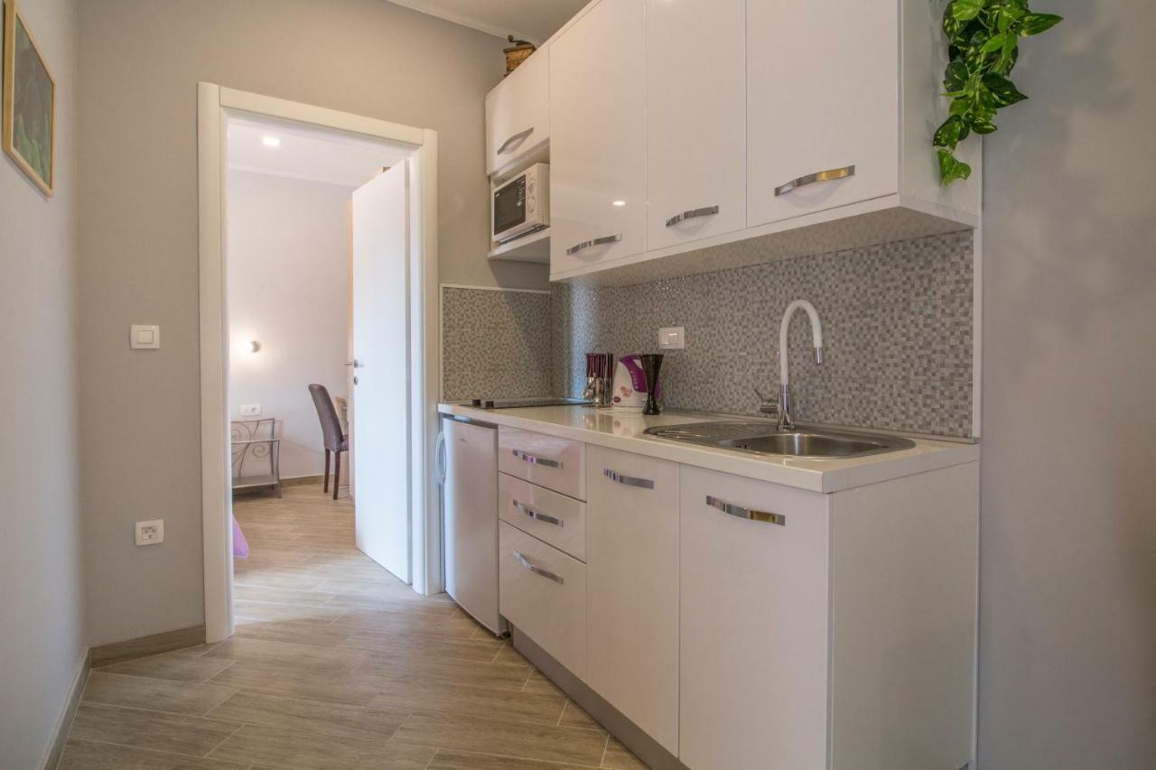 Apartments Smokva Makarska Eksteriør billede