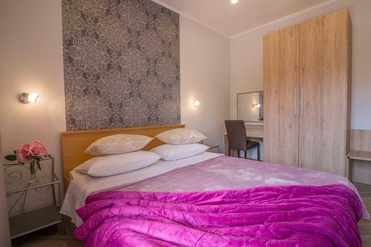 Apartments Smokva Makarska Eksteriør billede