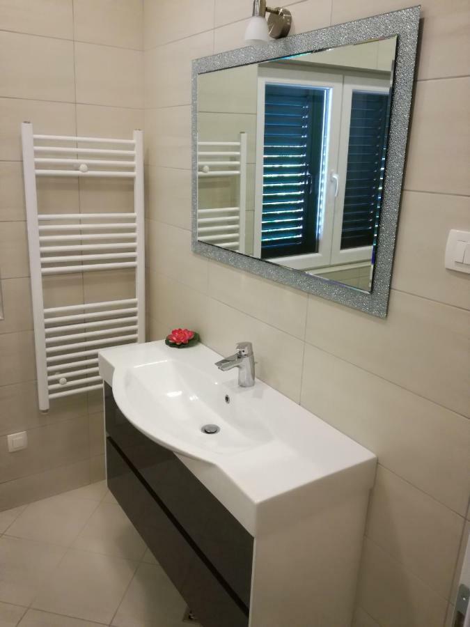 Apartments Smokva Makarska Eksteriør billede