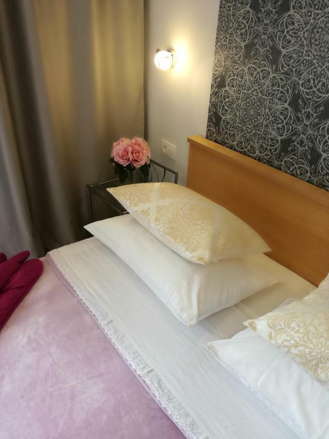 Apartments Smokva Makarska Eksteriør billede