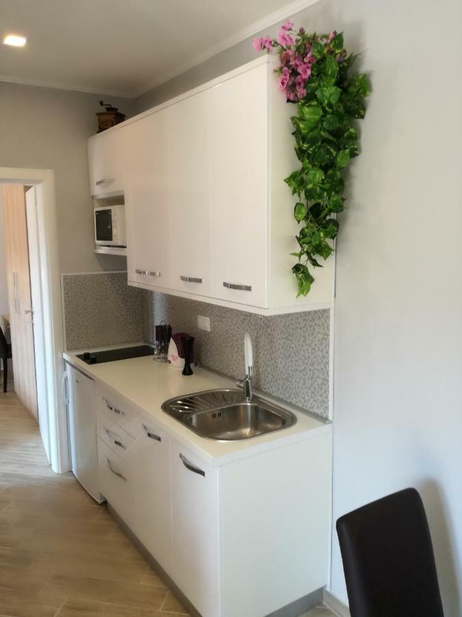 Apartments Smokva Makarska Eksteriør billede