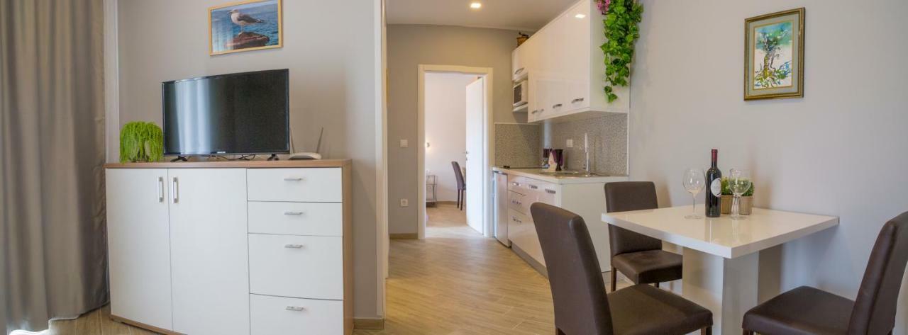 Apartments Smokva Makarska Eksteriør billede