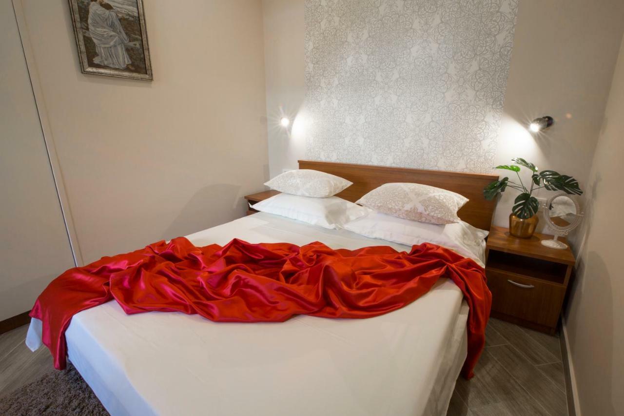 Apartments Smokva Makarska Eksteriør billede