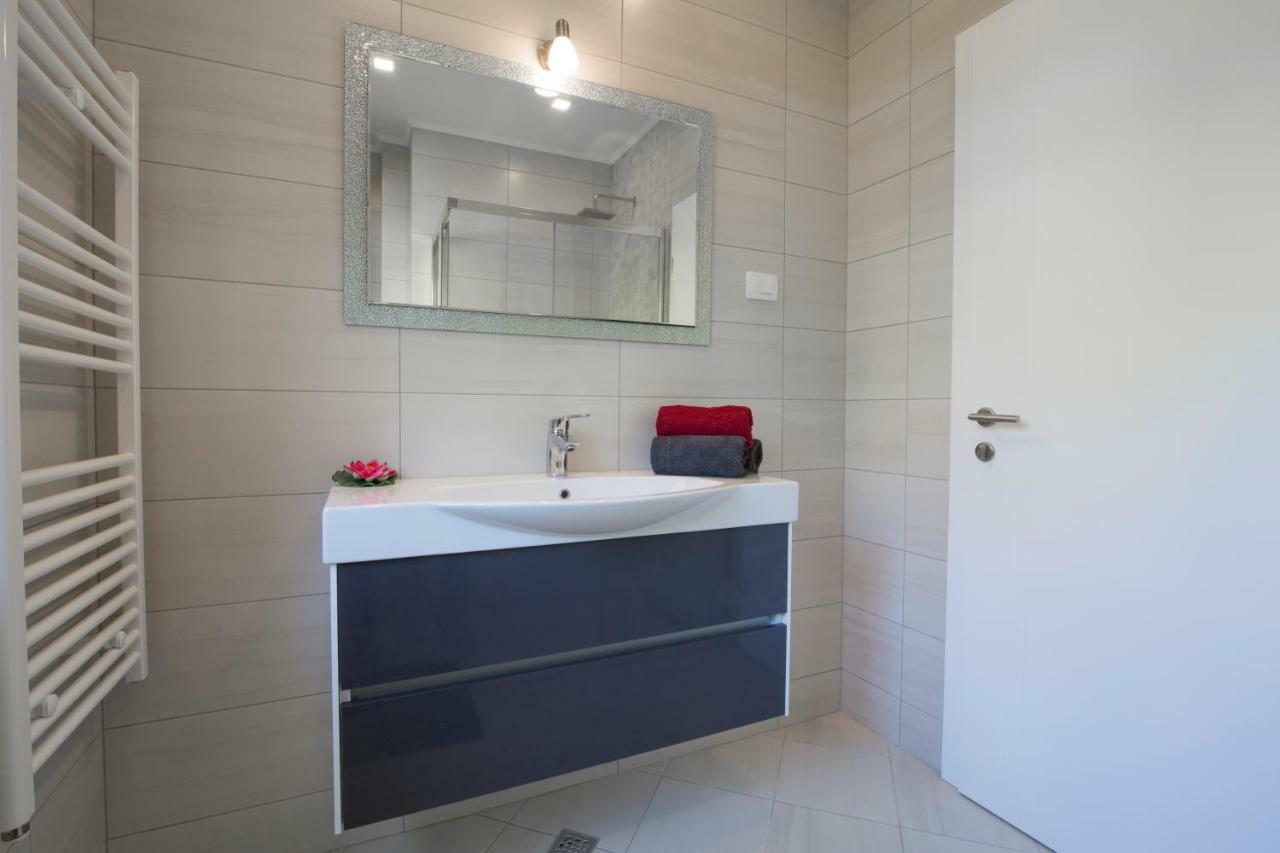 Apartments Smokva Makarska Eksteriør billede
