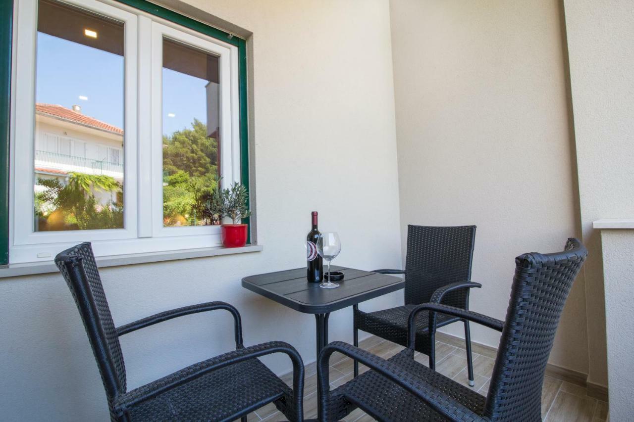 Apartments Smokva Makarska Eksteriør billede
