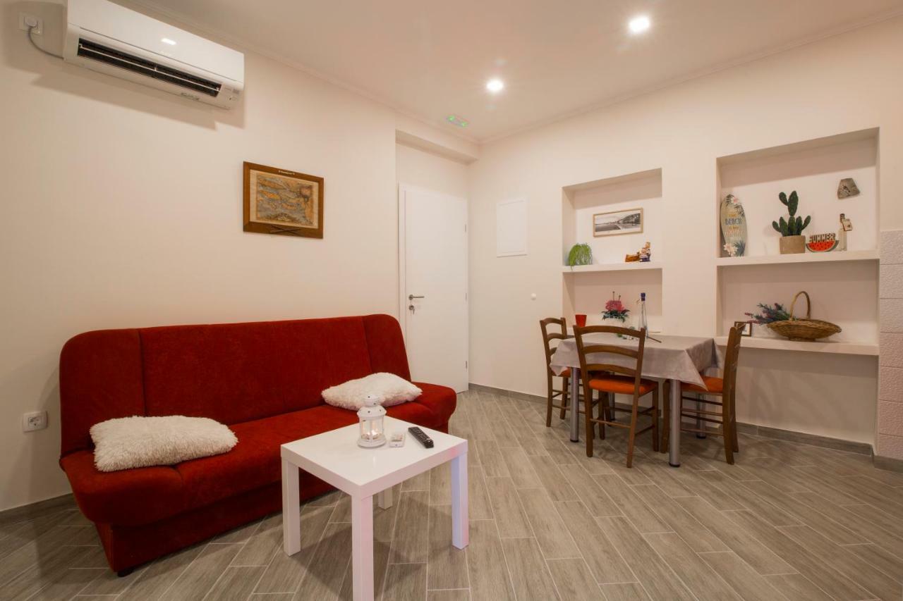 Apartments Smokva Makarska Eksteriør billede